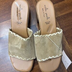 Mila Paoli Leather Mule Slides Size 8 NWT with Flaws